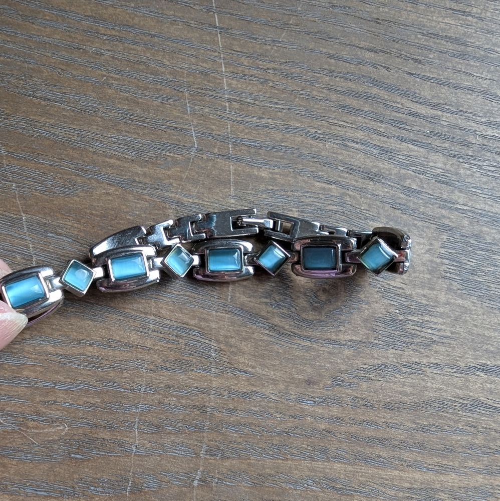 Beautiful Silver Toned and Blue Stone Bracelet - Picture 4 of 4